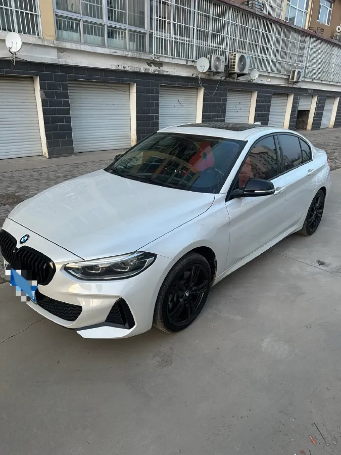 2021 BMW 1 Series 2.0T 192HP L4 7DCT,autocango,china used car exporter,china ev exporter,chinese used car exporter,chinese used ev exporter