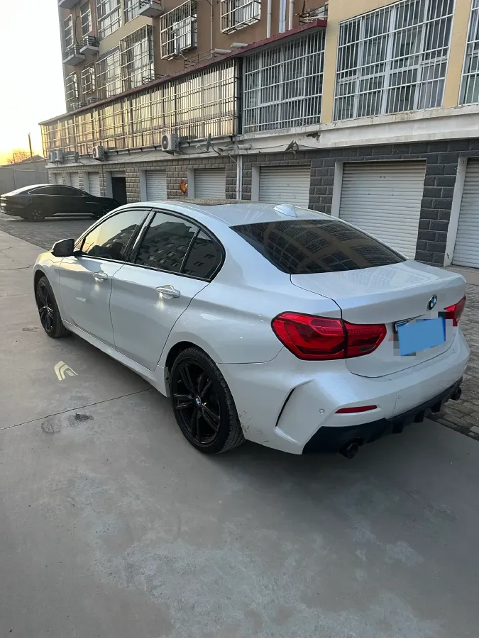 2021 BMW 1 Series 2.0T 192HP L4 7DCT,autocango,china used car exporter,china ev exporter,chinese used car exporter,chinese used ev exporter