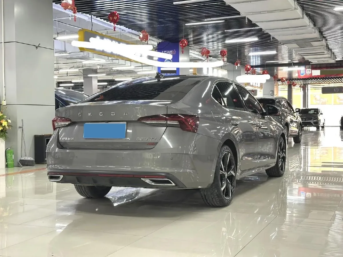 2022 Skoda Octavia 1.4T 150HP L4 7DCT,autocango,china used car exporter,china ev exporter,chinese used car exporter,chinese used ev exporter