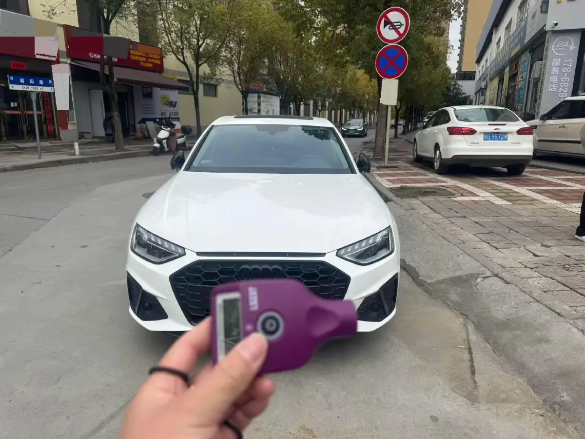 2022 Audi A4L 2.0T 190HP L4 7DCT,autocango,china used car exporter,china ev exporter,chinese used car exporter,chinese used ev exporter