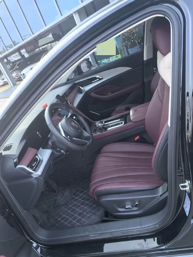 2025 HongQi H5 1.5T 169HP L4 1DHT Hybrid,autocango,china used car exporter,china ev exporter,chinese used car exporter,chinese used ev exporter