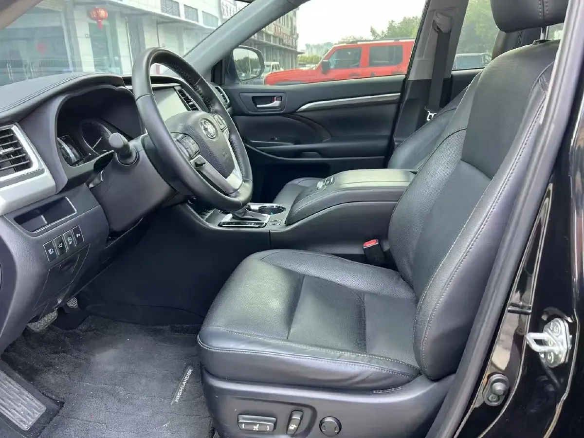 2021 Toyota Highlander 2.0T 220HP L4 6AT,autocango,china used car exporter,china ev exporter,chinese used car exporter,chinese used ev exporter