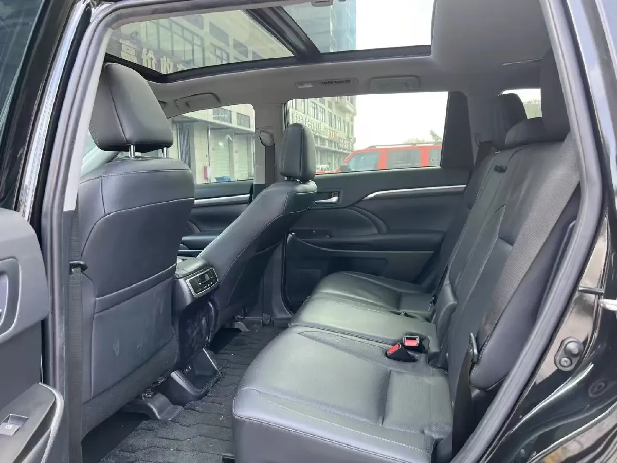 2021 Toyota Highlander 2.0T 220HP L4 6AT,autocango,china used car exporter,china ev exporter,chinese used car exporter,chinese used ev exporter