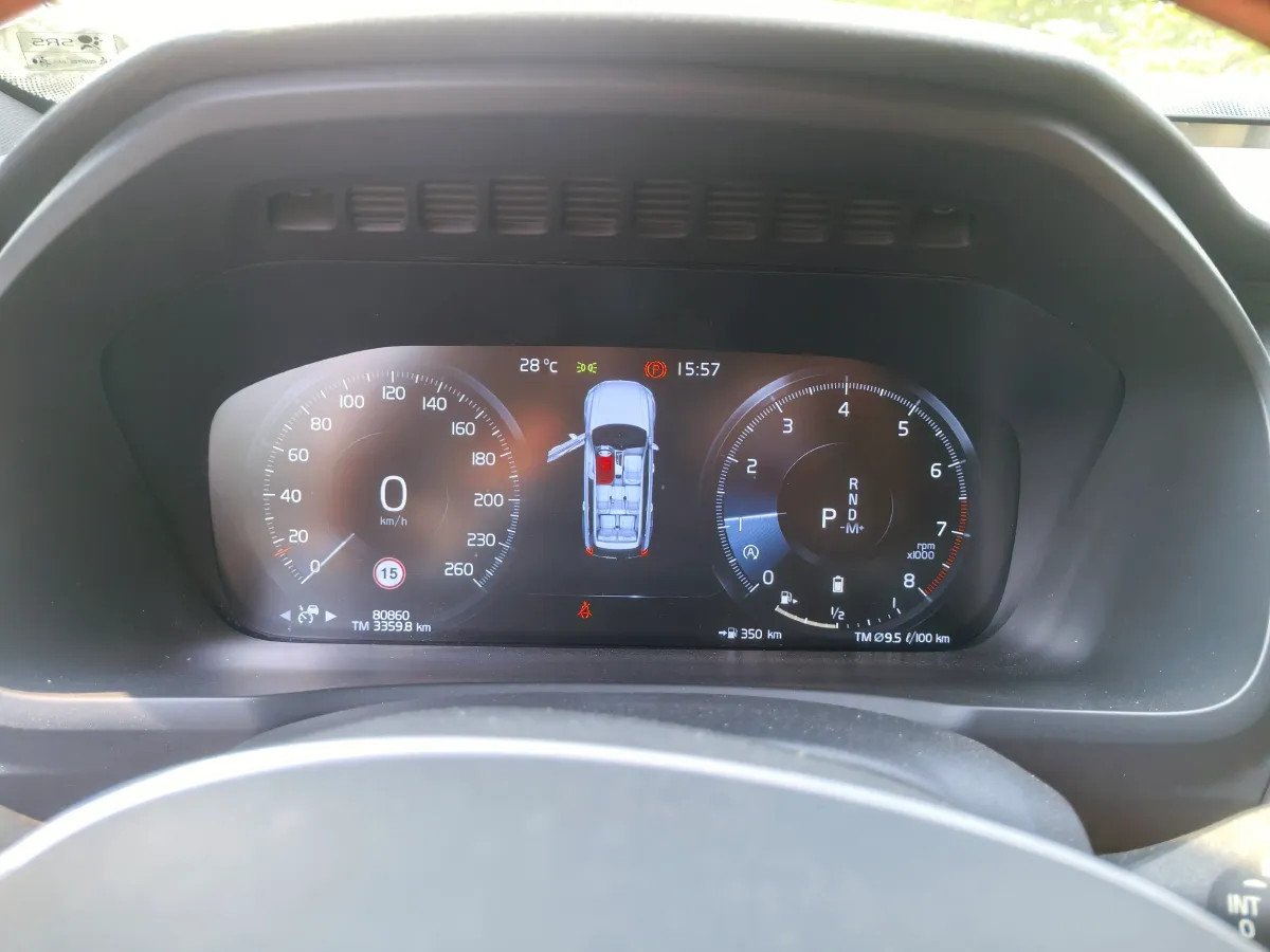 2022 Volvo XC90 2.0T 250HP L4 8AT,autocango,china used car exporter,china ev exporter,chinese used car exporter,chinese used ev exporter