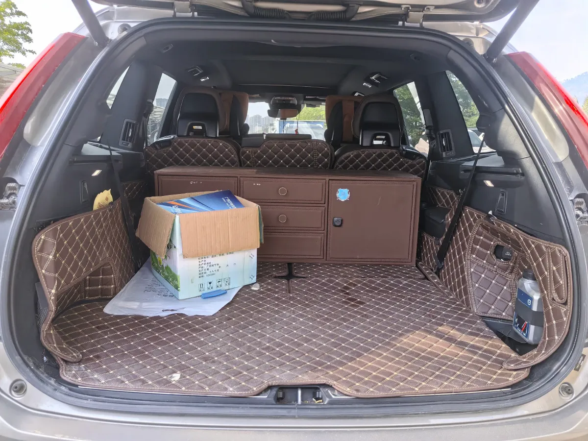 2022 Volvo XC90 2.0T 250HP L4 8AT,autocango,china used car exporter,china ev exporter,chinese used car exporter,chinese used ev exporter