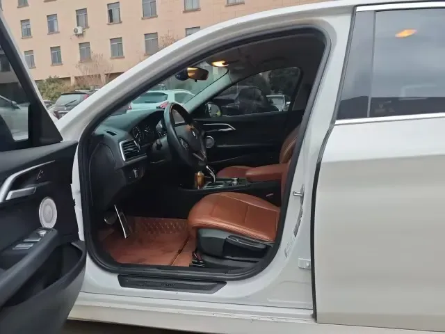 2023 BMW 1 Series 1.5T 136HP L3 7DCT,autocango,china used car exporter,china ev exporter,chinese used car exporter,chinese used ev exporter