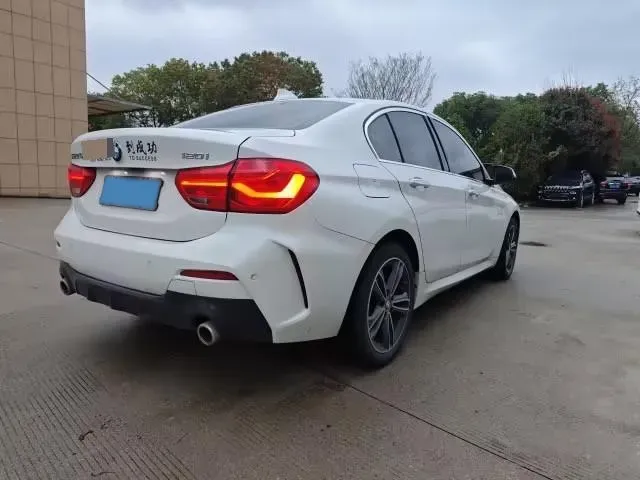 2023 BMW 1 Series 1.5T 136HP L3 7DCT,autocango,china used car exporter,china ev exporter,chinese used car exporter,chinese used ev exporter