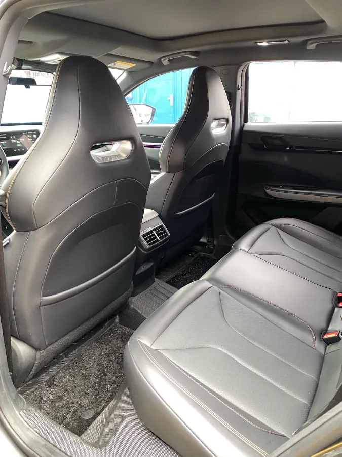 2023 ChangAn UNI-V 1.5T 188HP L4 7DCT,autocango,china used car exporter,china ev exporter,chinese used car exporter,chinese used ev exporter