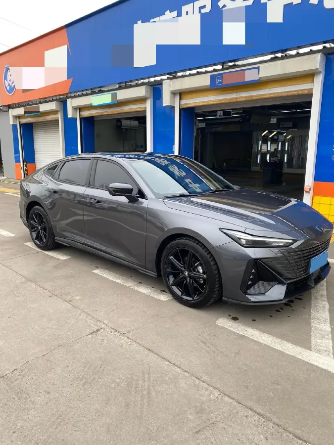 2023 ChangAn UNI-V 1.5T 188HP L4 7DCT,autocango,china used car exporter,china ev exporter,chinese used car exporter,chinese used ev exporter