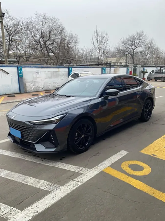 2023 ChangAn UNI-V 1.5T 188HP L4 7DCT,autocango,china used car exporter,china ev exporter,chinese used car exporter,chinese used ev exporter