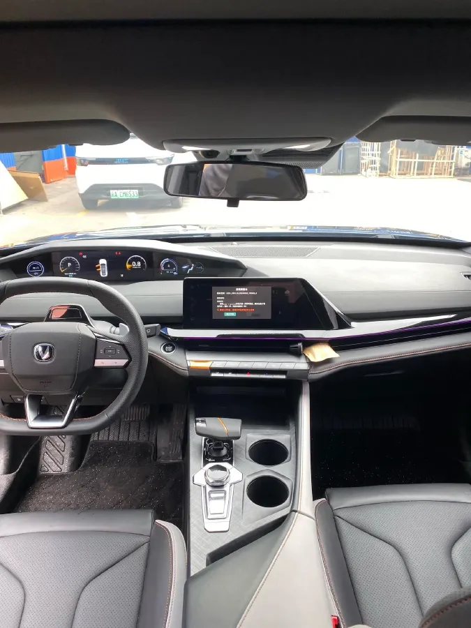 2023 ChangAn UNI-V 1.5T 188HP L4 7DCT,autocango,china used car exporter,china ev exporter,chinese used car exporter,chinese used ev exporter