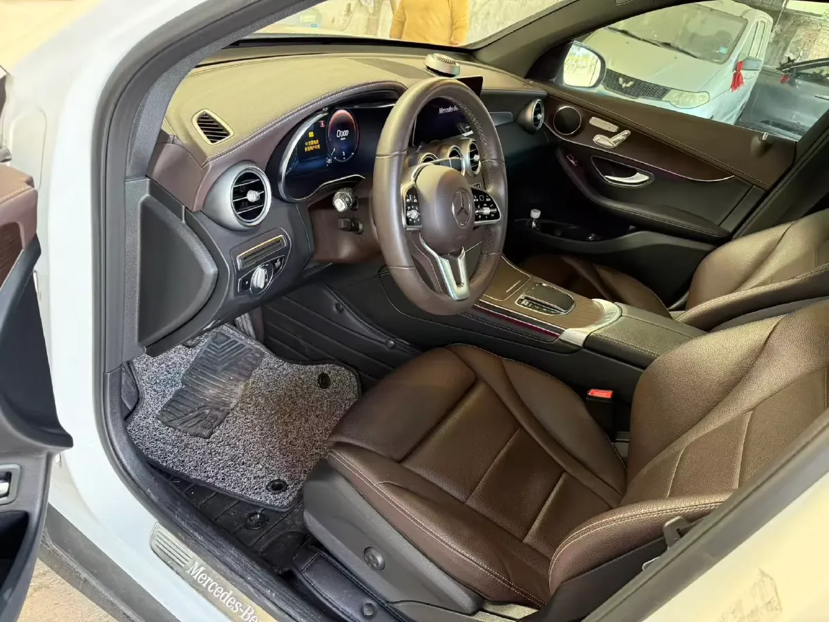 2021 Mercedes-Benz GLC Class 2.0T 197HP L4 9AT,autocango,china used car exporter,china ev exporter,chinese used car exporter,chinese used ev exporter