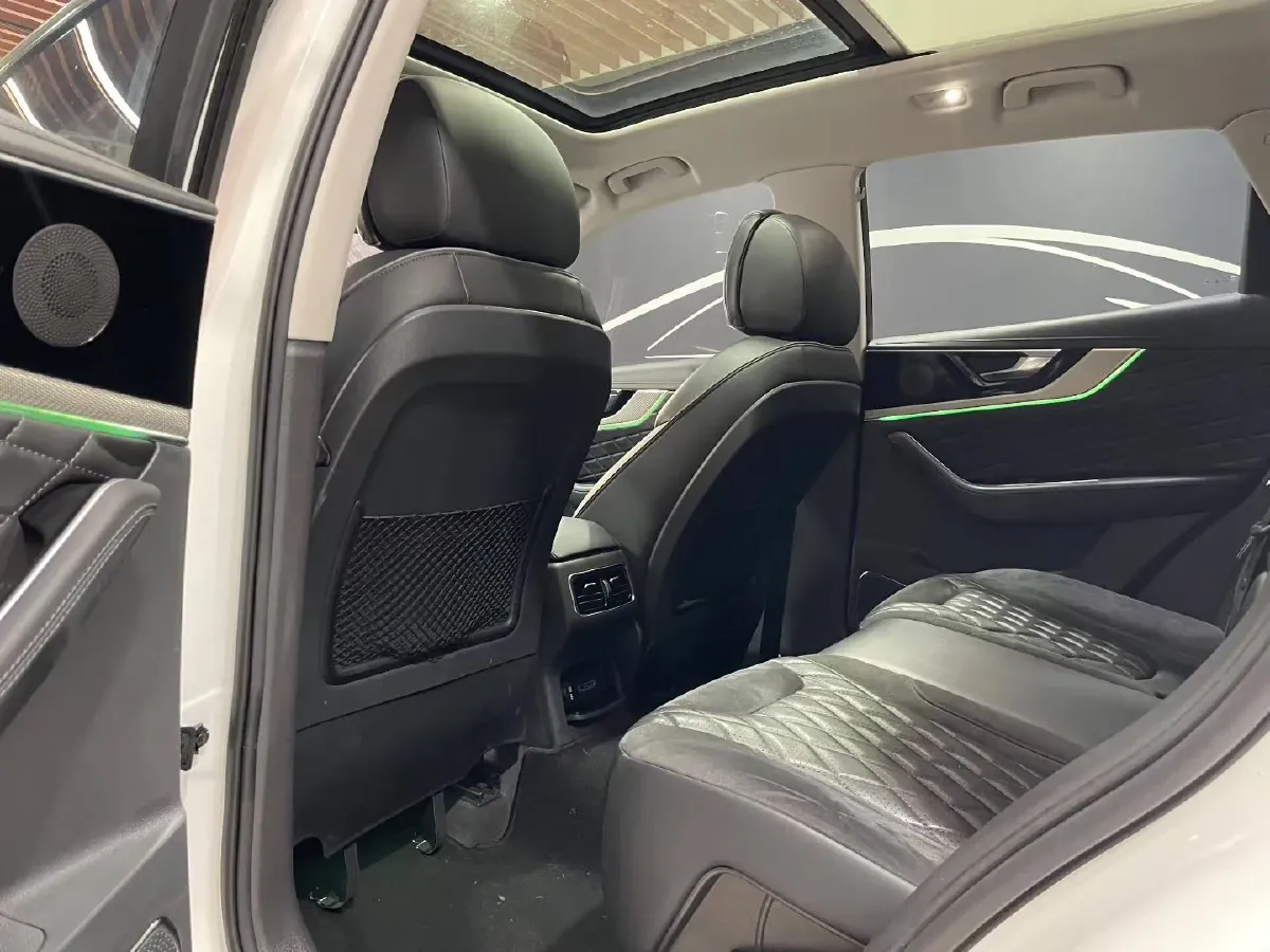 2019 HongQi HS5 2.0T 224HP L4 6AT,autocango,china used car exporter,china ev exporter,chinese used car exporter,chinese used ev exporter