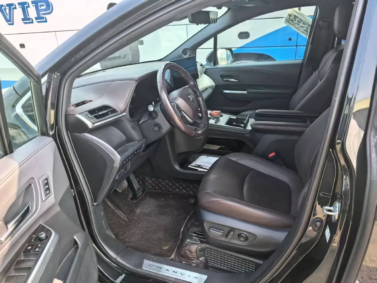 2023 Toyota Granvia 2.5L 189HP L4 E-CVT Hybrid,autocango,china used car exporter,china ev exporter,chinese used car exporter,chinese used ev exporter