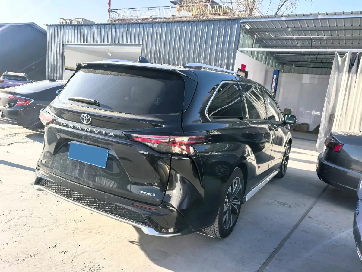 2023 Toyota Granvia 2.5L 189HP L4 E-CVT Hybrid,autocango,china used car exporter,china ev exporter,chinese used car exporter,chinese used ev exporter