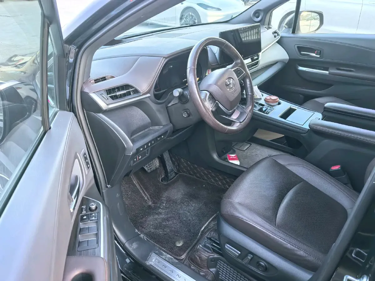 2023 Toyota Granvia 2.5L 189HP L4 E-CVT Hybrid,autocango,china used car exporter,china ev exporter,chinese used car exporter,chinese used ev exporter