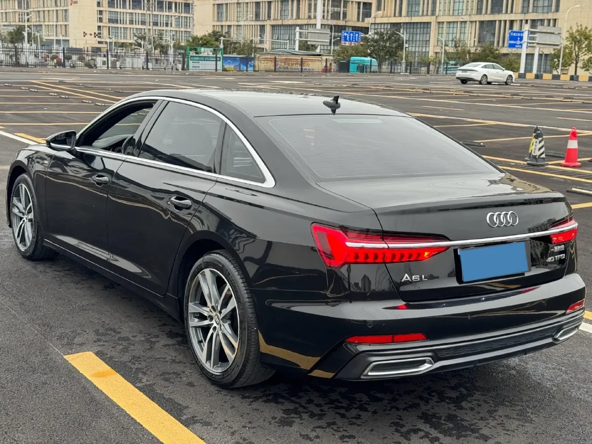 2021 Audi A6L 2.0T 190HP L4 7DCT,autocango,china used car exporter,china ev exporter,chinese used car exporter,chinese used ev exporter