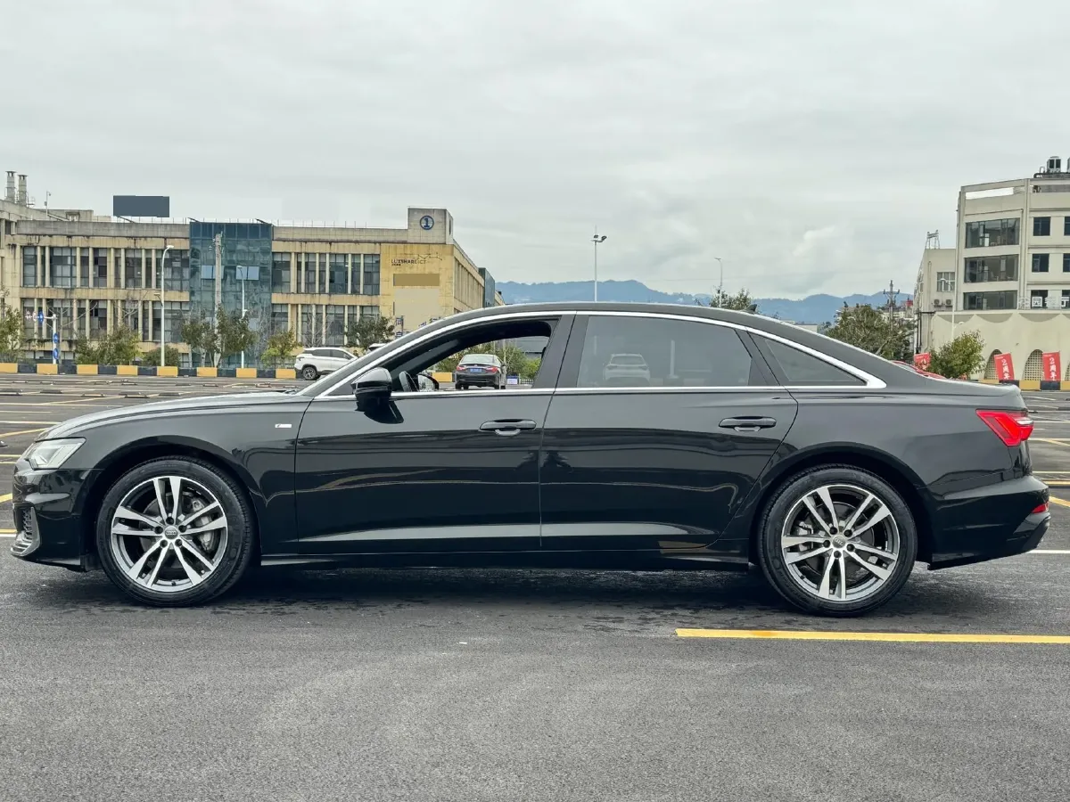 2021 Audi A6L 2.0T 190HP L4 7DCT,autocango,china used car exporter,china ev exporter,chinese used car exporter,chinese used ev exporter