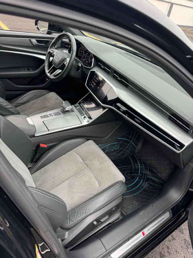 2021 Audi A6L 2.0T 190HP L4 7DCT,autocango,china used car exporter,china ev exporter,chinese used car exporter,chinese used ev exporter