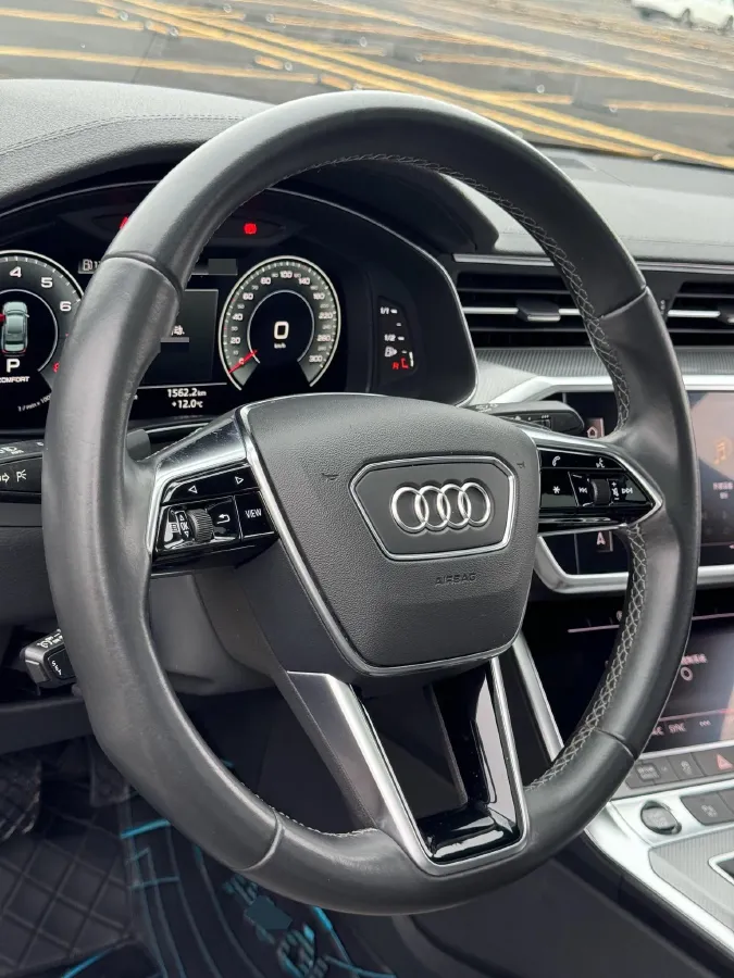 2021 Audi A6L 2.0T 190HP L4 7DCT,autocango,china used car exporter,china ev exporter,chinese used car exporter,chinese used ev exporter