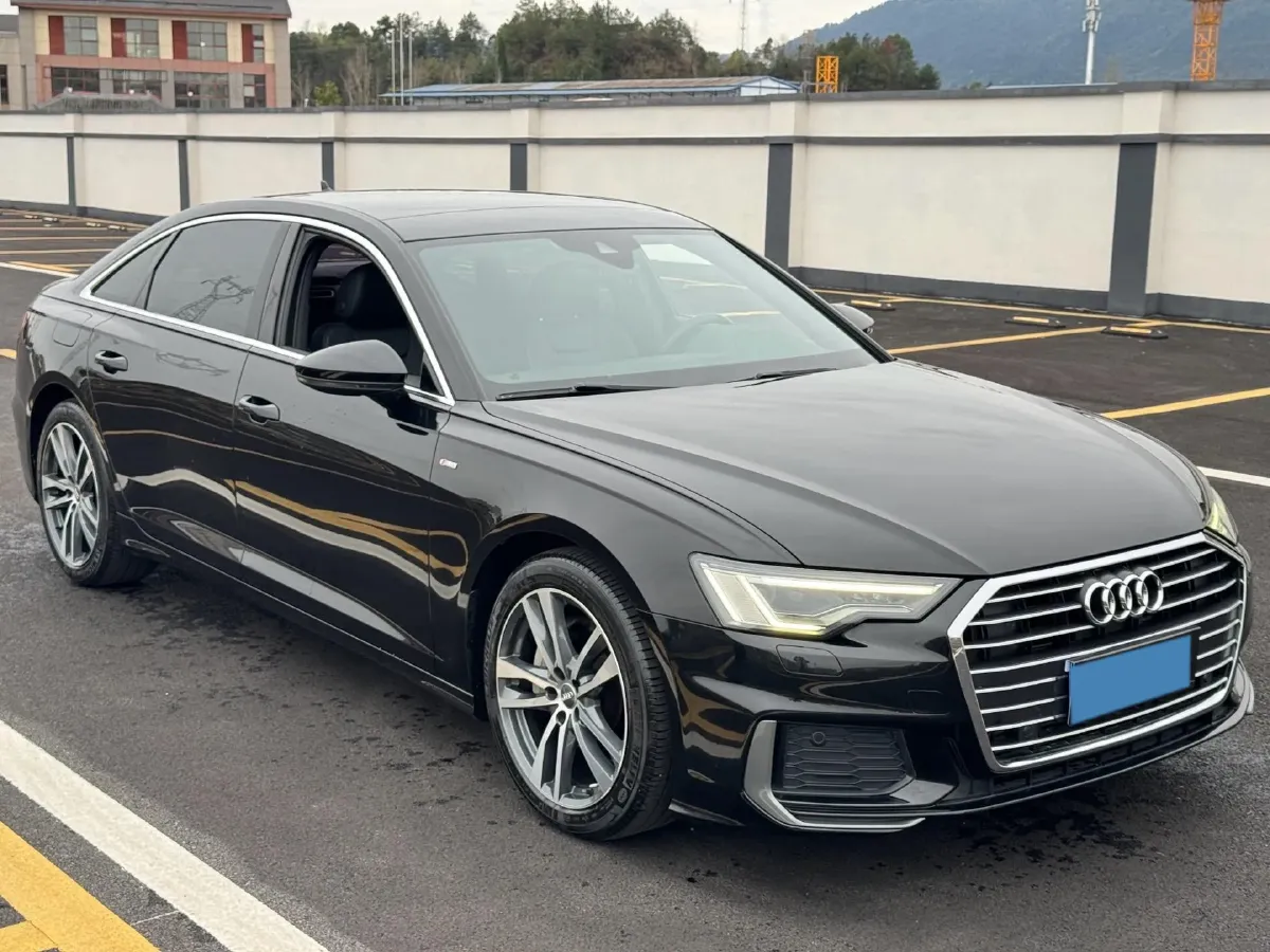 2021 Audi A6L 2.0T 190HP L4 7DCT,autocango,china used car exporter,china ev exporter,chinese used car exporter,chinese used ev exporter