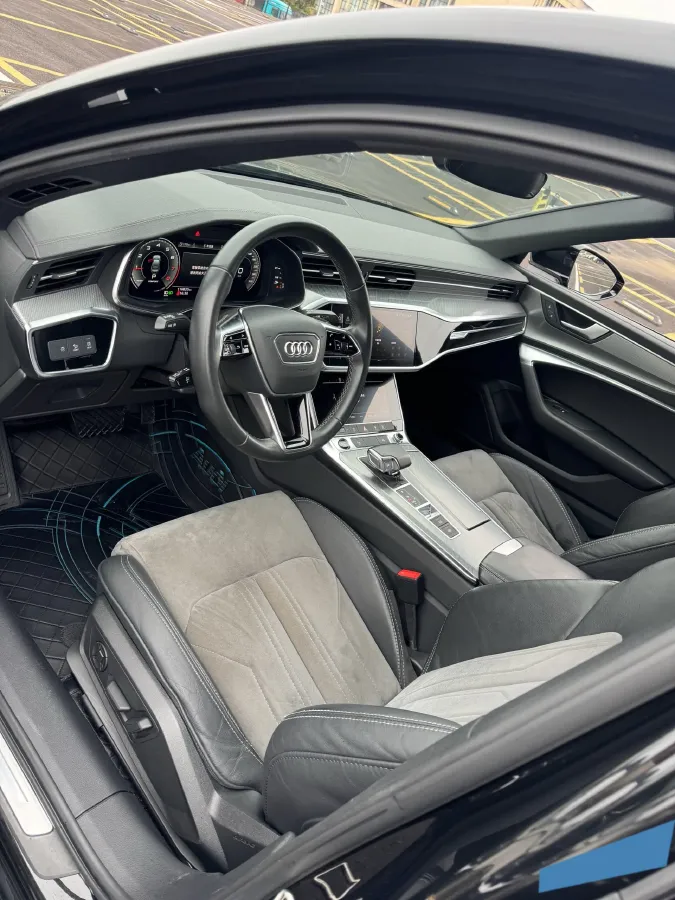 2021 Audi A6L 2.0T 190HP L4 7DCT,autocango,china used car exporter,china ev exporter,chinese used car exporter,chinese used ev exporter