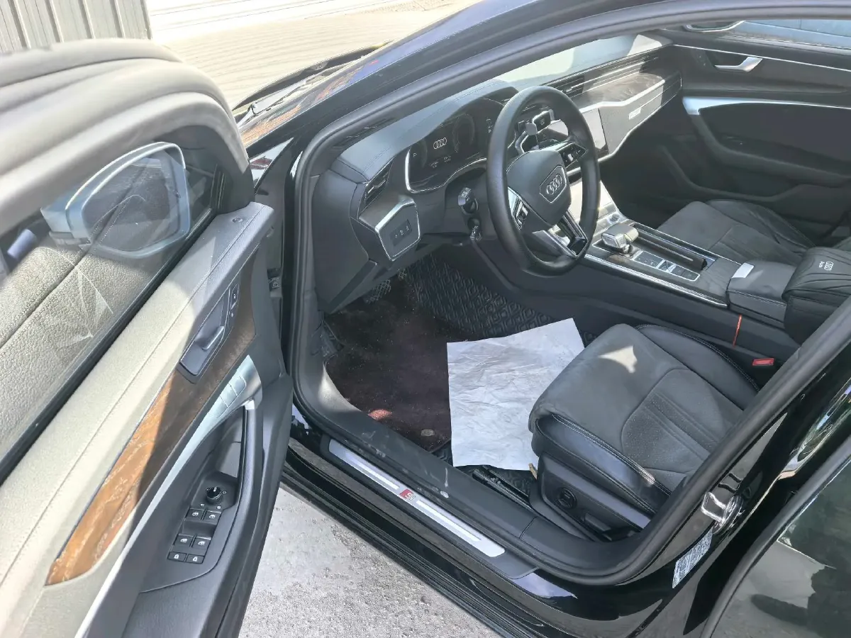 2021 Audi A6L 2.0T 190HP L4 7DCT,autocango,china used car exporter,china ev exporter,chinese used car exporter,chinese used ev exporter