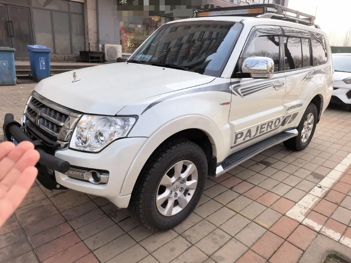 2020 Mitsubishi Pajero 3.0L 174HP V6 5AT,autocango,china used car exporter,china ev exporter,chinese used car exporter,chinese used ev exporter