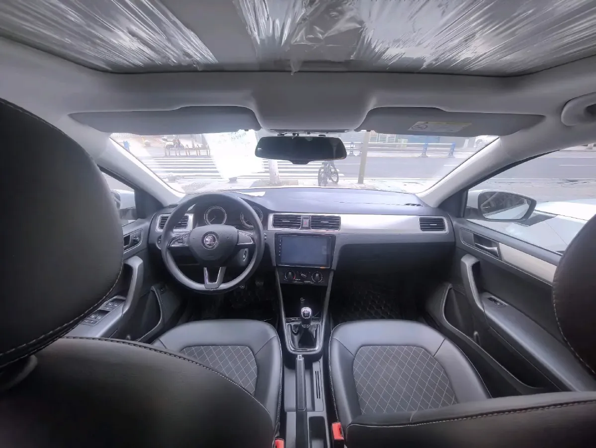 2019 SWM G01 1.5T 156HP L4 6MT,autocango,china used car exporter,china ev exporter,chinese used car exporter,chinese used ev exporter