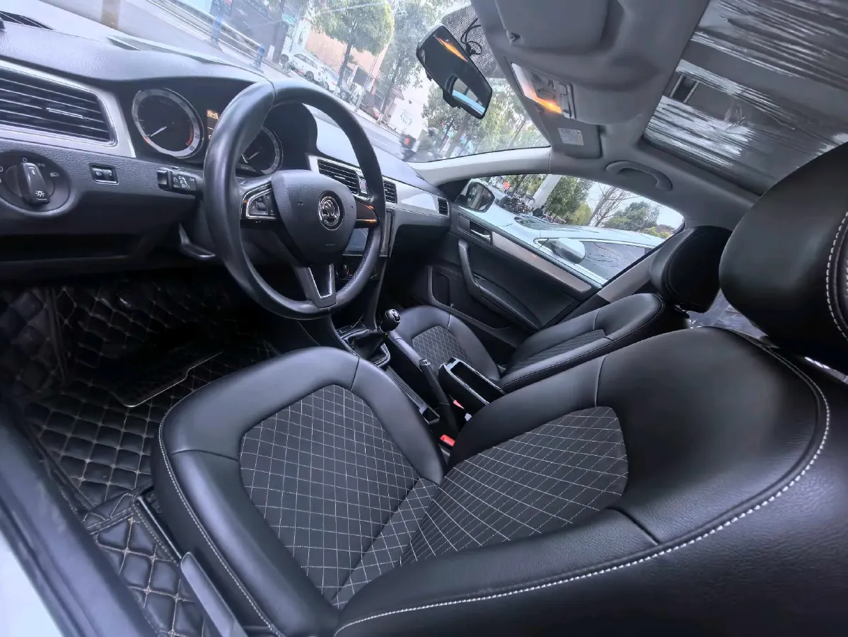 2019 SWM G01 1.5T 156HP L4 6MT,autocango,china used car exporter,china ev exporter,chinese used car exporter,chinese used ev exporter