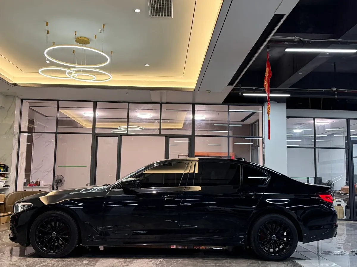 2020 BMW 5 Series 2.0T 184HP L4 8AT,autocango,china used car exporter,china ev exporter,chinese used car exporter,chinese used ev exporter