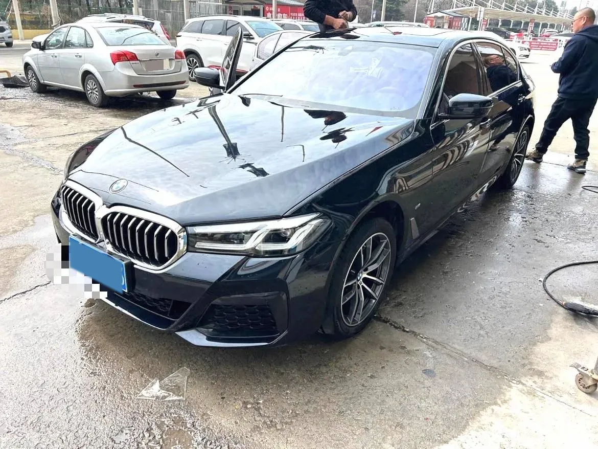 2022 BMW 5 Series 2.0T 184HP L4 8AT,autocango,china used car exporter,china ev exporter,chinese used car exporter,chinese used ev exporter