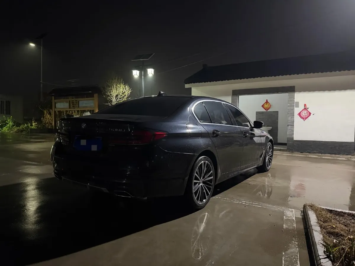 2022 BMW 5 Series 2.0T 252HP L4 8AT,autocango,china used car exporter,china ev exporter,chinese used car exporter,chinese used ev exporter
