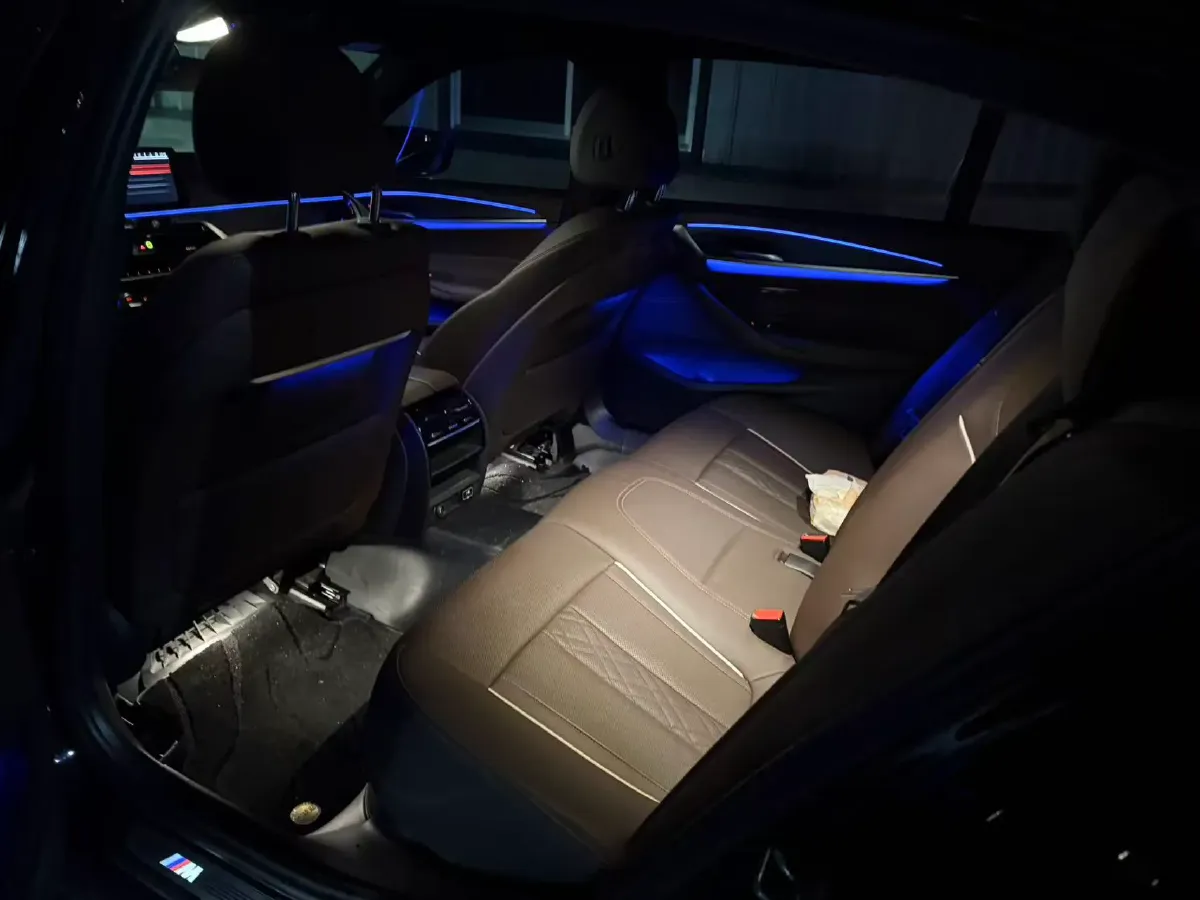 2022 BMW 5 Series 2.0T 252HP L4 8AT,autocango,china used car exporter,china ev exporter,chinese used car exporter,chinese used ev exporter