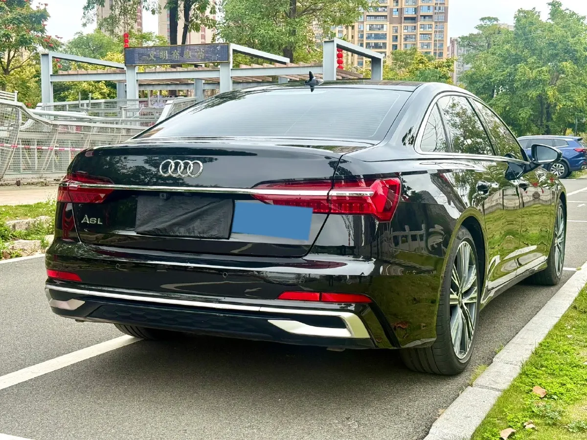 2023 Audi A6L 2.0T 245HP L4 7DCT,autocango,china used car exporter,china ev exporter,chinese used car exporter,chinese used ev exporter