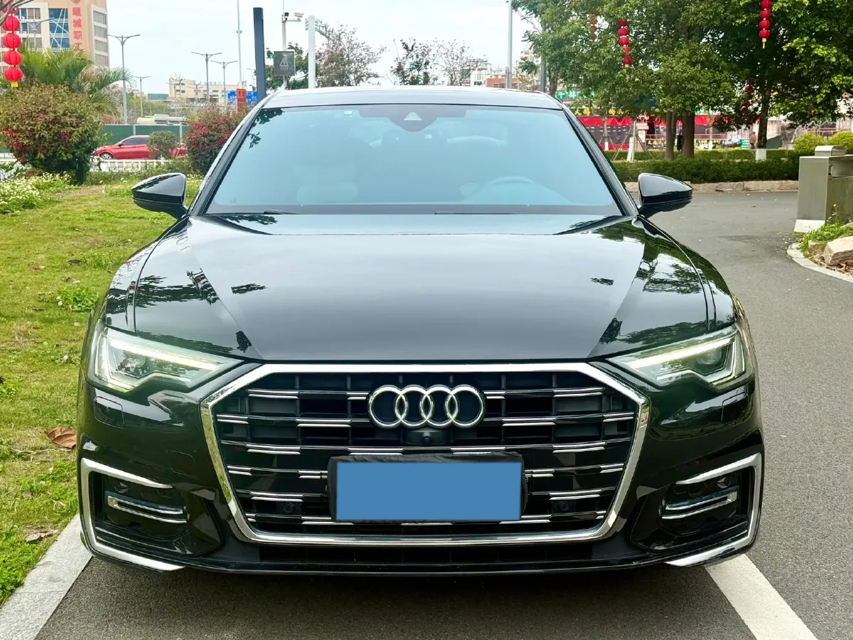 2023 Audi A6L 2.0T 245HP L4 7DCT,autocango,china used car exporter,china ev exporter,chinese used car exporter,chinese used ev exporter