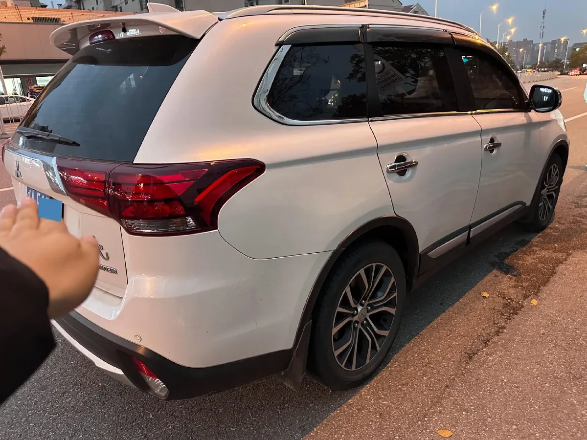 2018 Mitsubishi Outlander 2.0L 166HP L4 CVT,autocango,china used car exporter,china ev exporter,chinese used car exporter,chinese used ev exporter