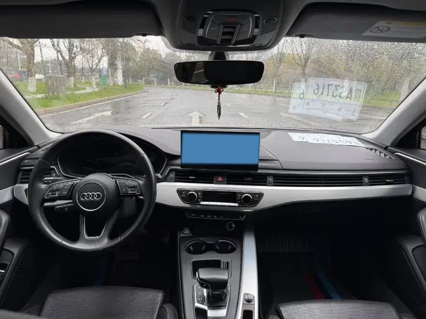 2022 Audi A4L 2.0T 190HP L4 7DCT,autocango,china used car exporter,china ev exporter,chinese used car exporter,chinese used ev exporter