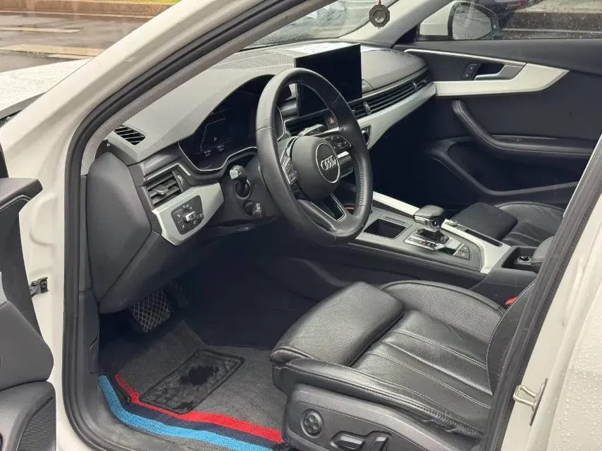 2022 Audi A4L 2.0T 190HP L4 7DCT,autocango,china used car exporter,china ev exporter,chinese used car exporter,chinese used ev exporter