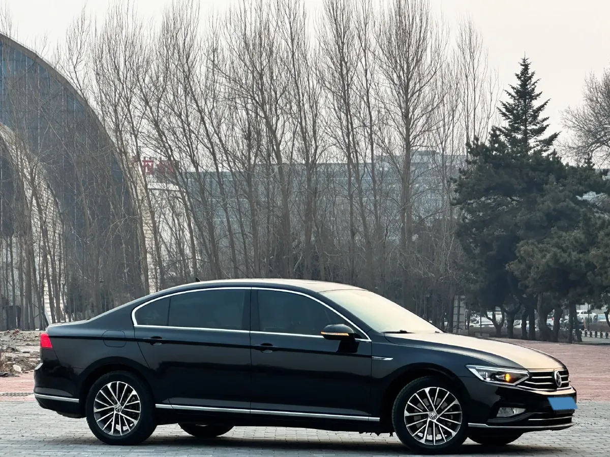 2020 Volkswagen Magotan 2.0T 186HP L4 7DCT,autocango,china used car exporter,china ev exporter,chinese used car exporter,chinese used ev exporter