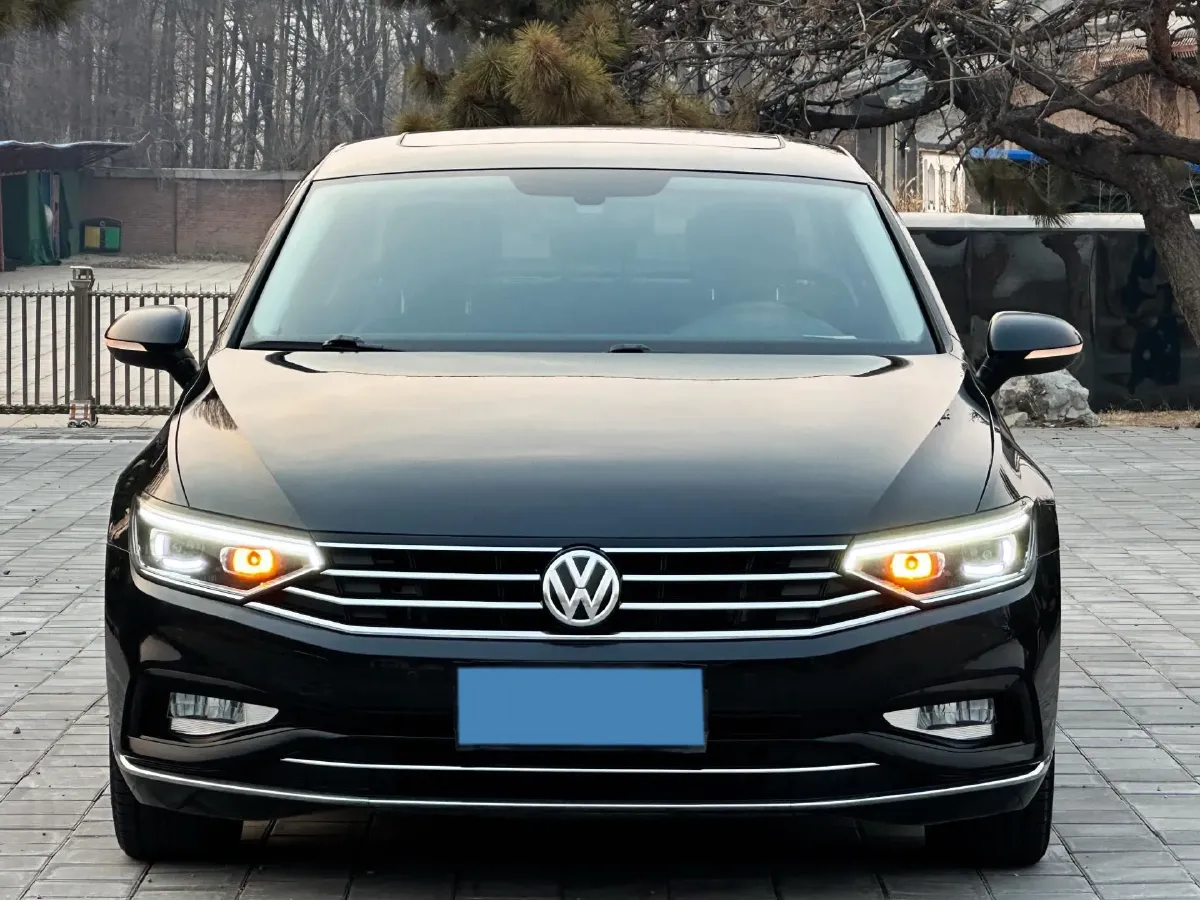 2020 Volkswagen Magotan 2.0T 186HP L4 7DCT,autocango,china used car exporter,china ev exporter,chinese used car exporter,chinese used ev exporter