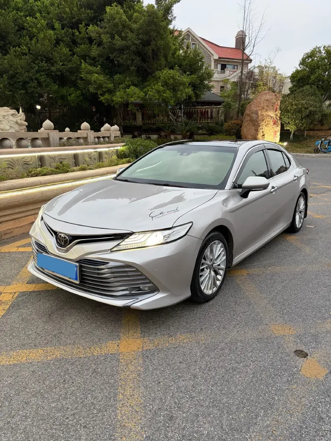 2019 Toyota Camry 2.5L 209HP L4 8AT,autocango,china used car exporter,china ev exporter,chinese used car exporter,chinese used ev exporter