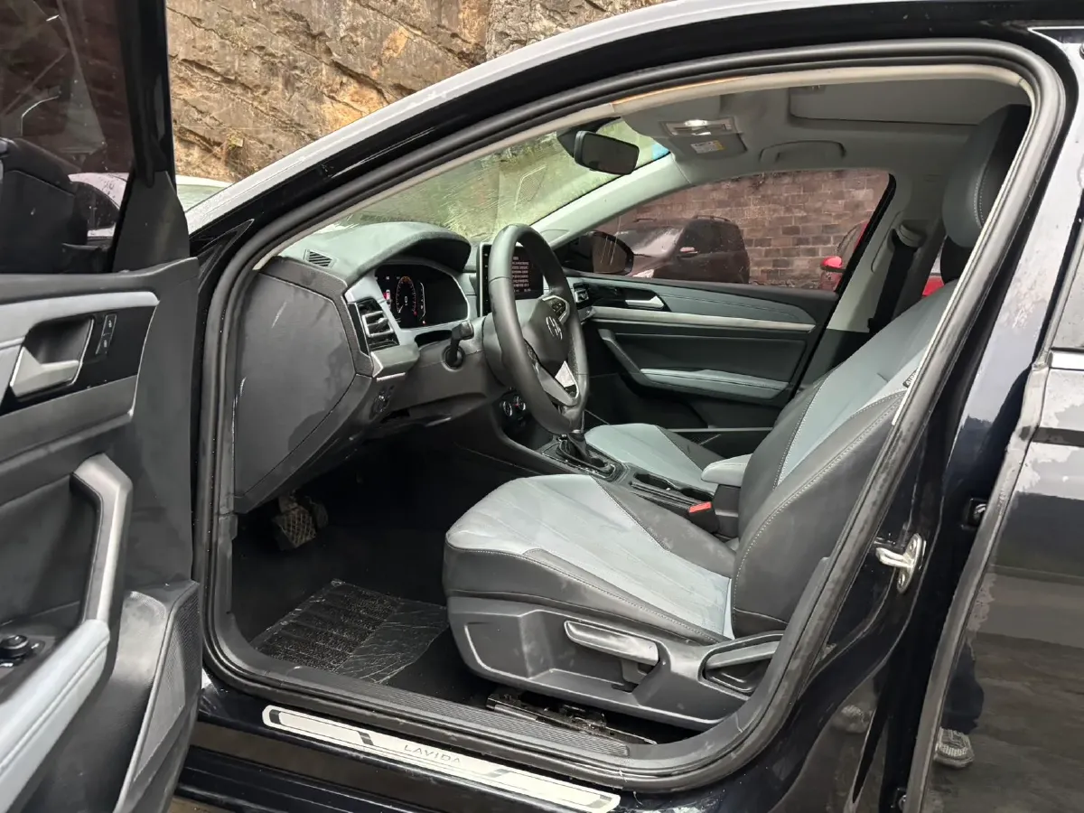 2023 Volkswagen Lavida 1.5L 113HP L4 6AT,autocango,china used car exporter,china ev exporter,chinese used car exporter,chinese used ev exporter