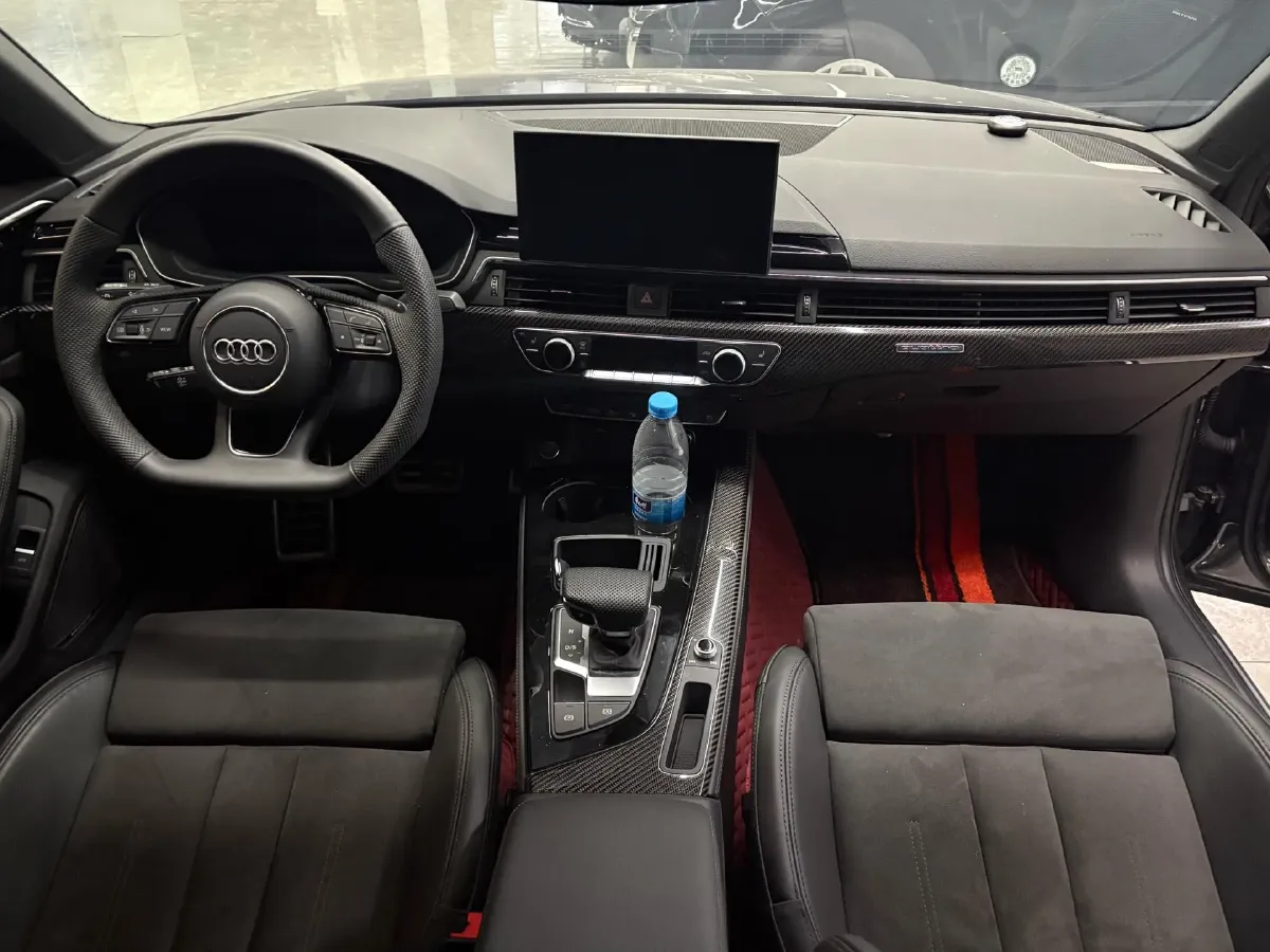 2024 Audi A4L 2.0T 245HP L4 7DCT,autocango,china used car exporter,china ev exporter,chinese used car exporter,chinese used ev exporter