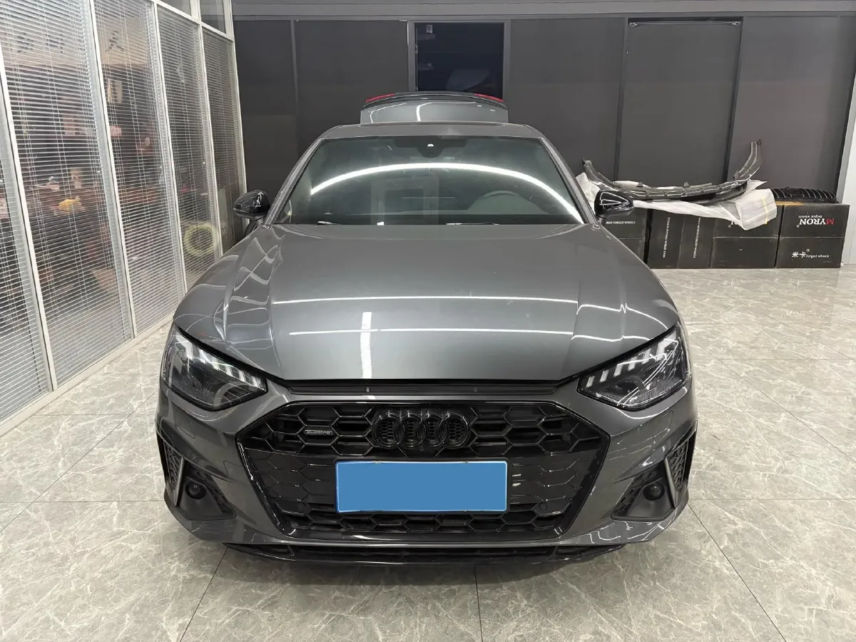 2024 Audi A4L 2.0T 245HP L4 7DCT,autocango,china used car exporter,china ev exporter,chinese used car exporter,chinese used ev exporter