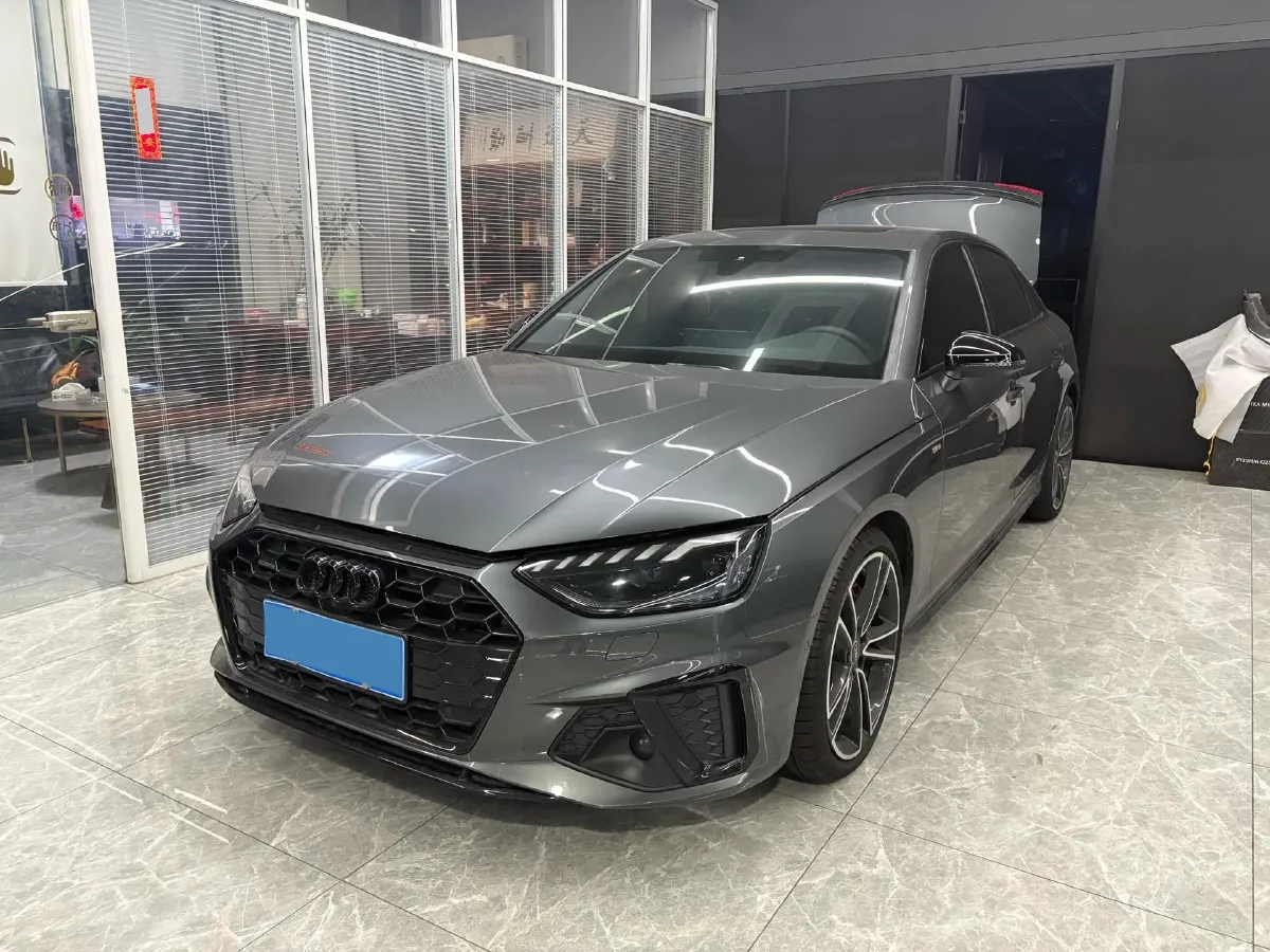 2024 Audi A4L 2.0T 245HP L4 7DCT,autocango,china used car exporter,china ev exporter,chinese used car exporter,chinese used ev exporter