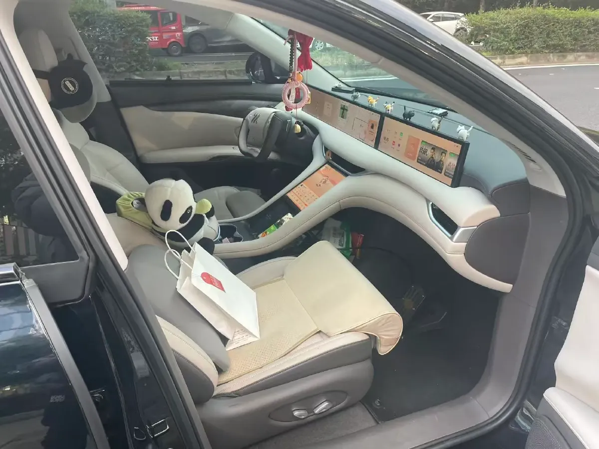 2023 IM LS6 BEV 71KWH,autocango,china used car exporter,china ev exporter,chinese used car exporter,chinese used ev exporter