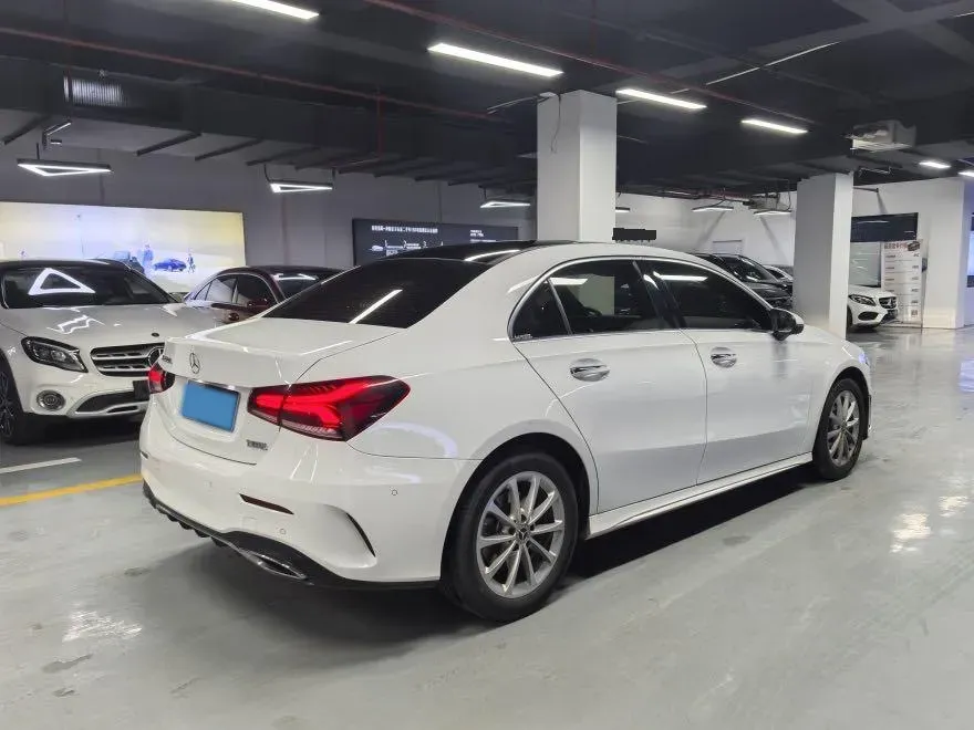 2022 Mercedes-Benz A Class 1.3T 163HP L4 7DCT,autocango,china used car exporter,china ev exporter,chinese used car exporter,chinese used ev exporter