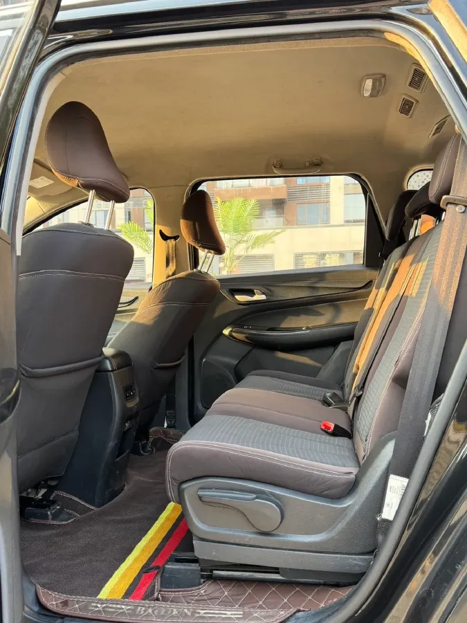 2019 BaoJun 730 1.5T 150HP L4 6MT,autocango,china used car exporter,china ev exporter,chinese used car exporter,chinese used ev exporter