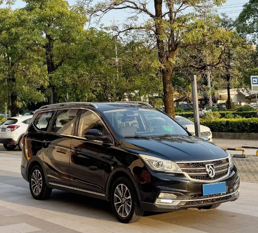 2019 BaoJun 730 1.5T 150HP L4 6MT,autocango,china used car exporter,china ev exporter,chinese used car exporter,chinese used ev exporter